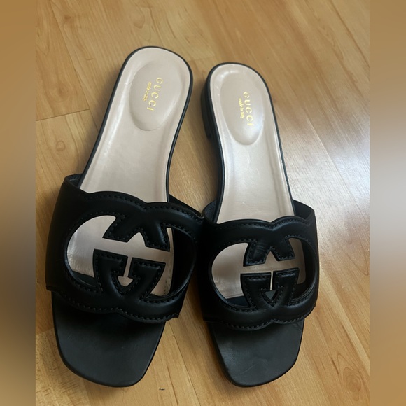 Gucci Interlocking G Cutout Leather Sandal - Picture 3 of 5